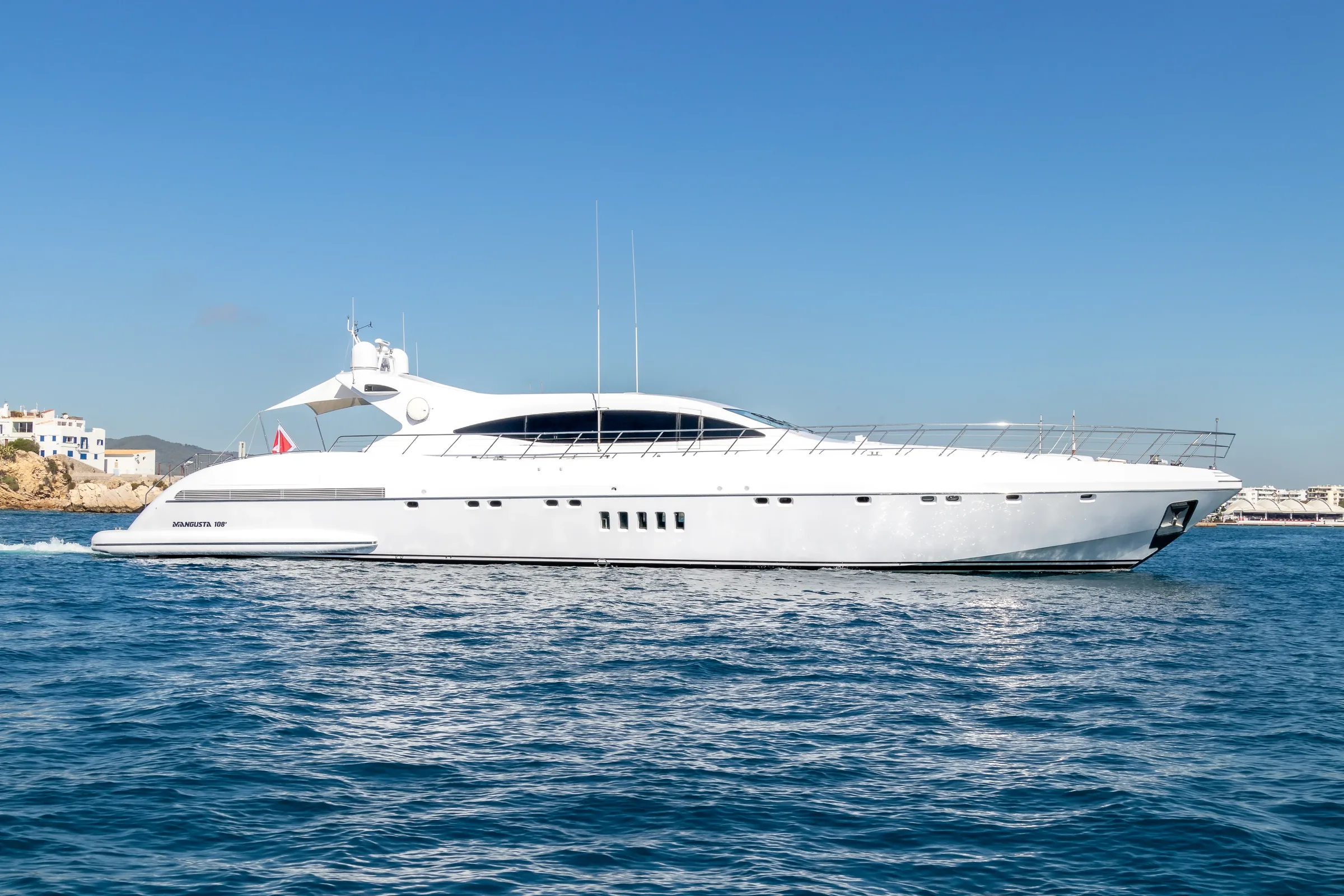 Belisa yacht exterior