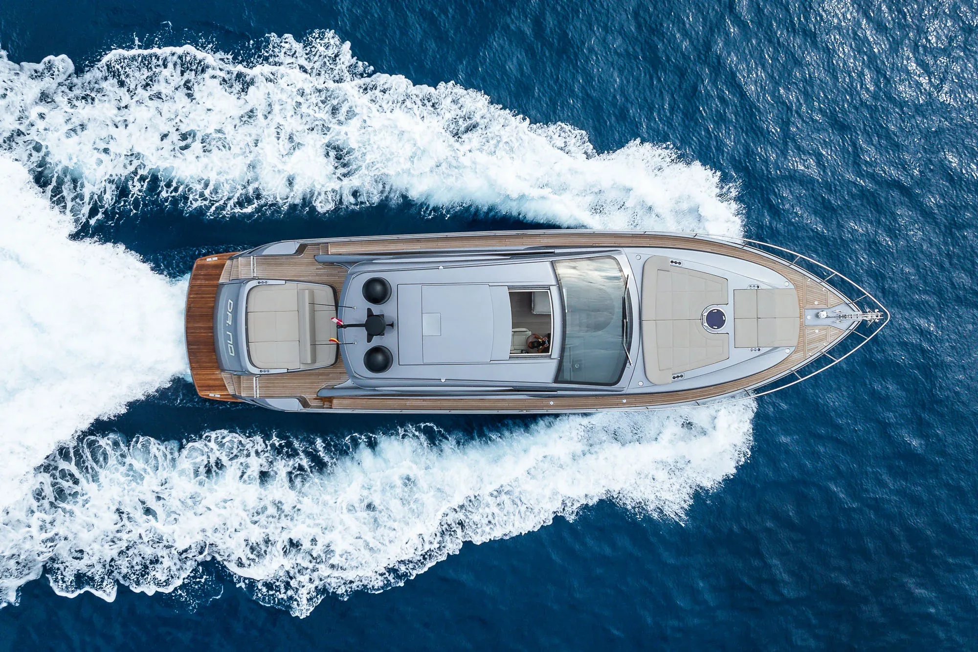 DR NO yacht detail