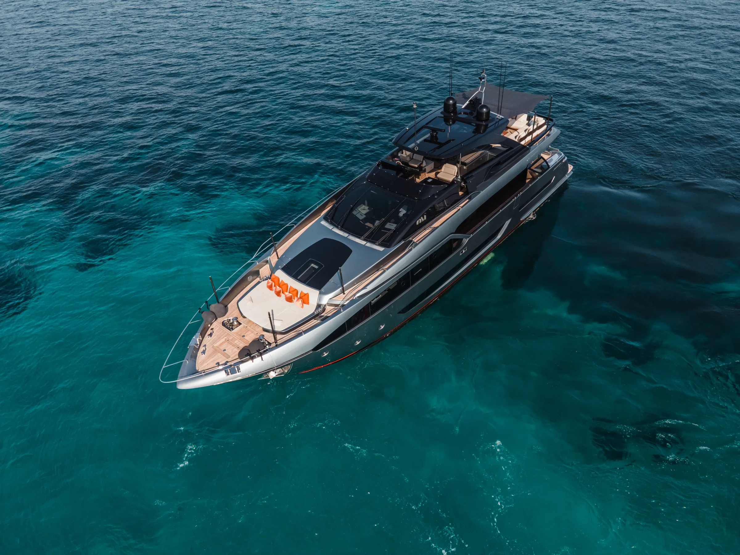 Ella yacht detail