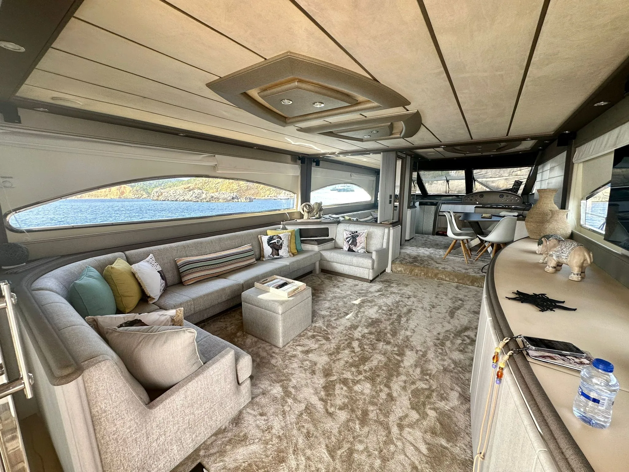 Mazu yacht interior
