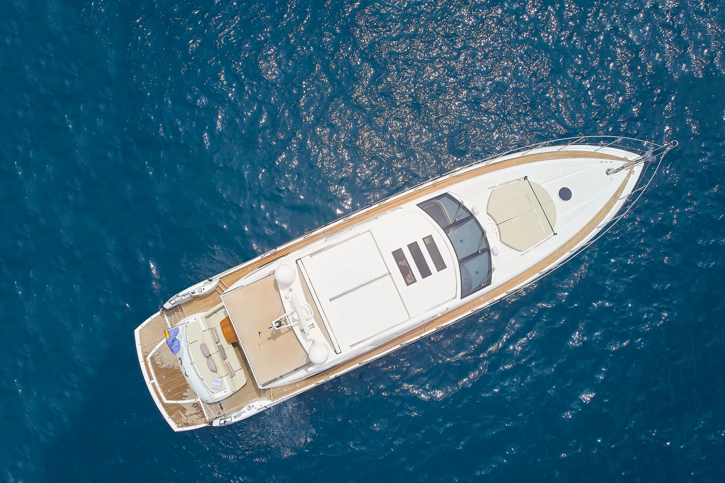 N9 yacht detail